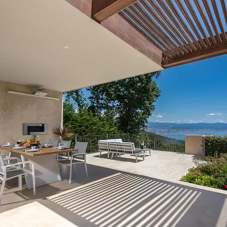 Βίλα Altavista - Seaview & Relax With Heated Pool & Minigolf Οπατία