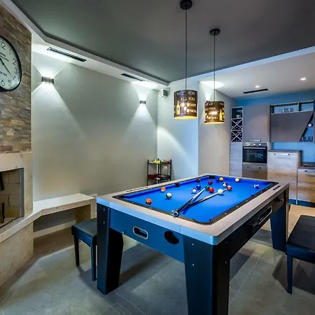 Βίλα Altavista - Seaview & Relax With Heated Pool & Minigolf Οπατία