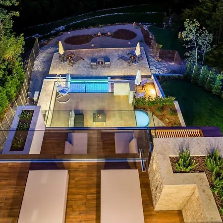 Βίλα Altavista - Seaview & Relax With Heated Pool & Minigolf Οπατία