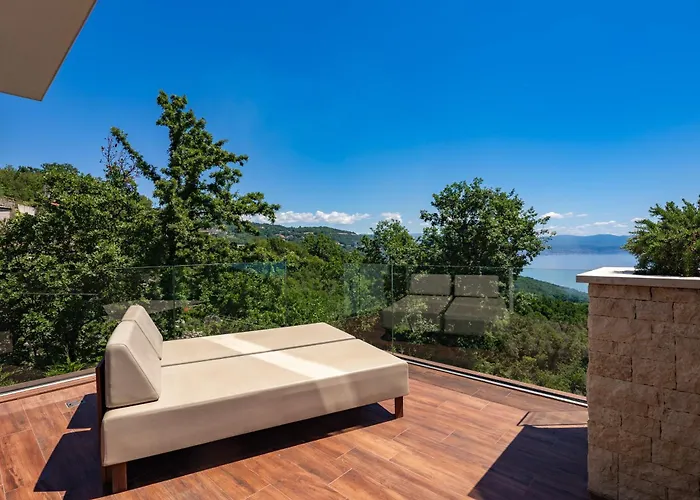 Villa Altavista - Seaview & Relax With Heated Pool & Minigolf *