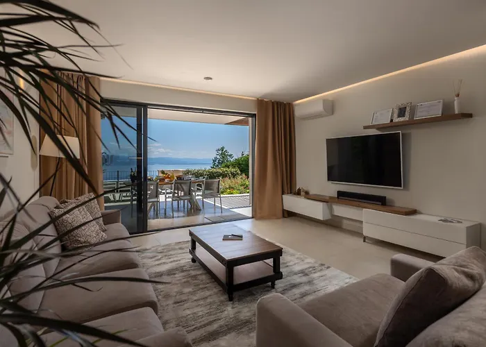 Altavista - Seaview & Relax With Heated Pool & Minigolf