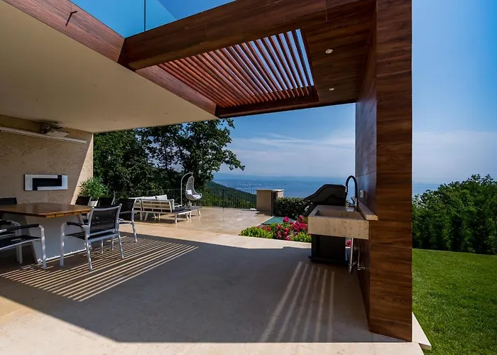 Villa Altavista - Seaview & Relax With Heated Pool & Minigolf *