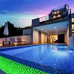 빌라 Altavista - Seaview & Relax With Heated Pool & Minigolf 오파티아