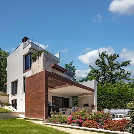 Вилла Altavista - Seaview & Relax With Heated Pool & Minigolf