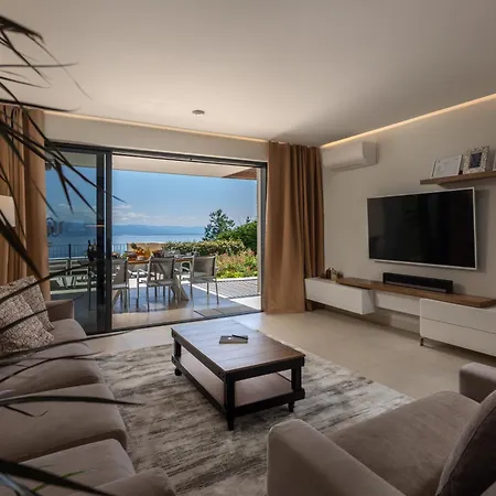 Altavista - Seaview & Relax With Heated Pool, & Minigolf