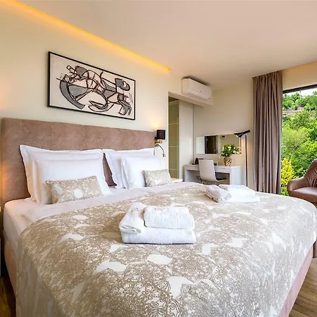 Villa Altavista - Seaview & Relax With Heated Pool & Minigolf Opatija