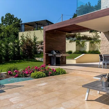 Altavista - Seaview & Relax With Heated Pool, & Minigolf