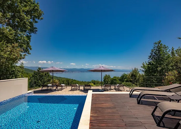 Altavista - Seaview & Relax With Heated Pool & Minigolf Вилла Опатия