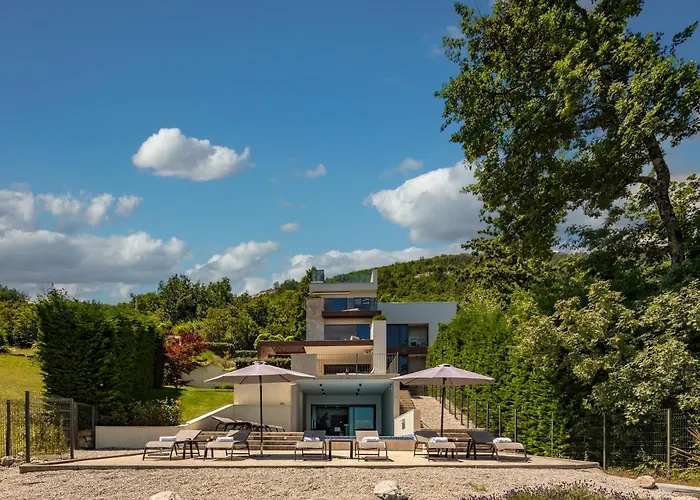 Altavista - Seaview & Relax With Heated Pool & Minigolf Опатия