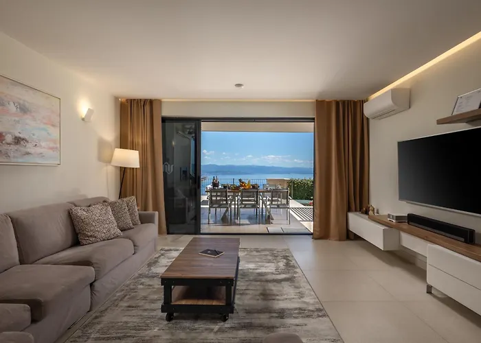 Вилла Altavista - Seaview & Relax With Heated Pool & Minigolf *