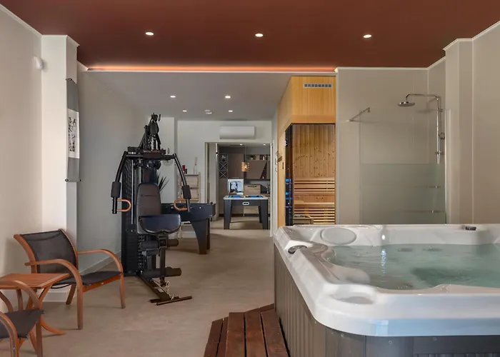 Вилла Altavista - Seaview & Relax With Heated Pool & Minigolf