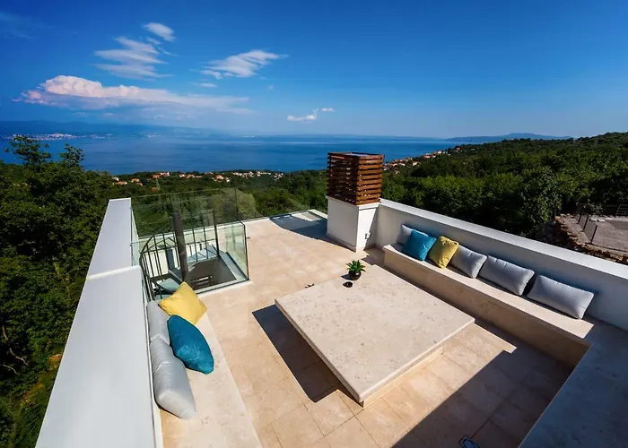 Altavista - Seaview & Relax With Heated Pool & Minigolf