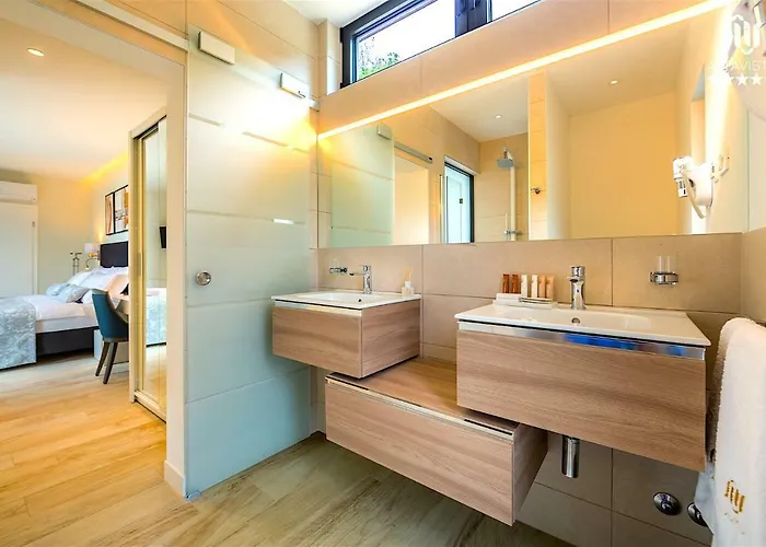 Altavista - Seaview & Relax With Heated Pool & Minigolf * Οπατία