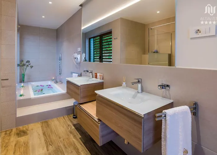 Вилла Altavista - Seaview & Relax With Heated Pool & Minigolf Опатия