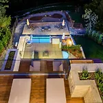 Vila Altavista - Seaview & Relax With Heated Pool & Minigolf Opatija